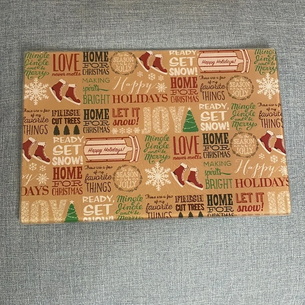 💜4/$16 Holiday cutting board. 8 x 11” glass cutting board